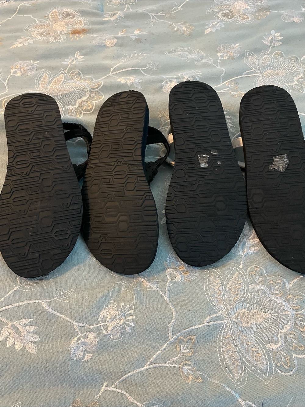 Two Pair Skechers Women's Jeweled Thong Sandals - Picture 5 of 7
